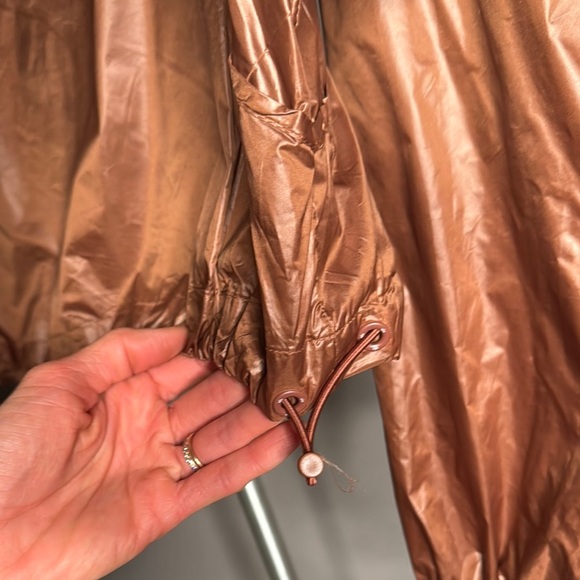 ALO YOGA • NWOT Brown Copper Windbreaker Jacket Hoodie • Size XS - Picture 8 of 10